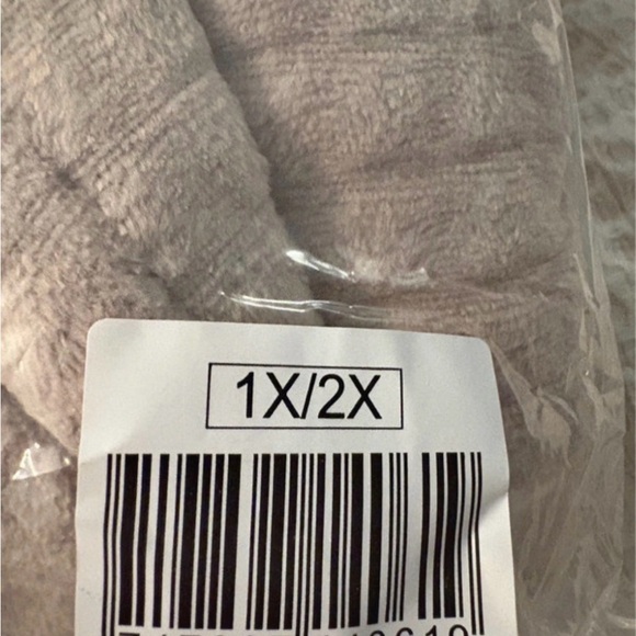 Luxurious Ulta Robe - Picture 4 of 6